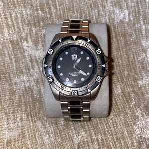 Men’s Field and Stream Quartz Water Resistant 100ft F87GKMT